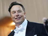インフルエンサーとの間に第13子発覚のイーロン・マスク、子どもの存在を隠すため口止め料をオファー