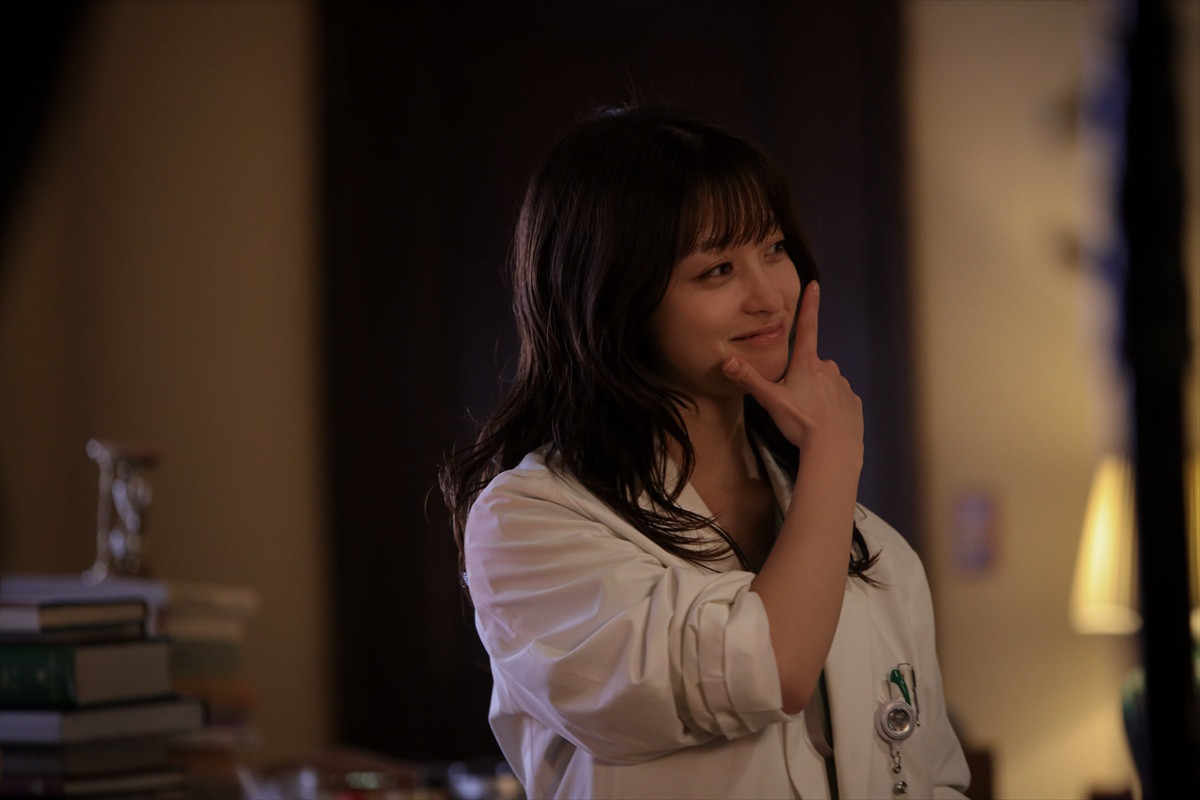 『天久鷹央の推理カルテ』“鷹央”橋本環奈＆“小鳥遊”三浦翔平がキス!?　急展開に「びっくりした」「鷹央かわいすぎる！」の声