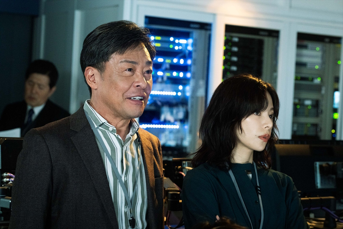 主演・小栗旬『フロントライン』あの時、誰一人あきらめなかった――事実に基づく感動ドラマを切り取る場面写真解禁