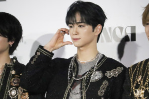 「KCON JAPAN 2025」のレッドカーペットに登場したINI＿20250509【二次使用不可】