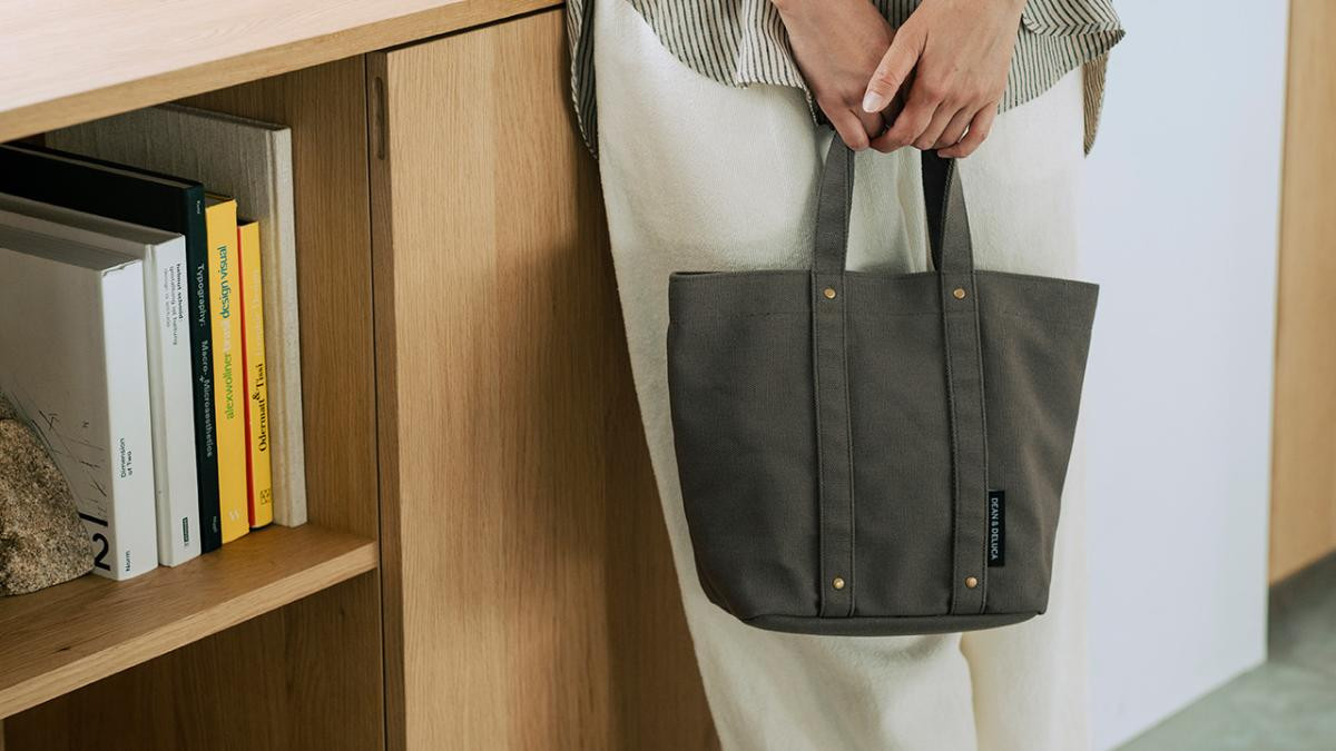 DEAN ＆ DELUCA「コットントートバッグ」発売！　シンプルで飽きのこないデザイン2種