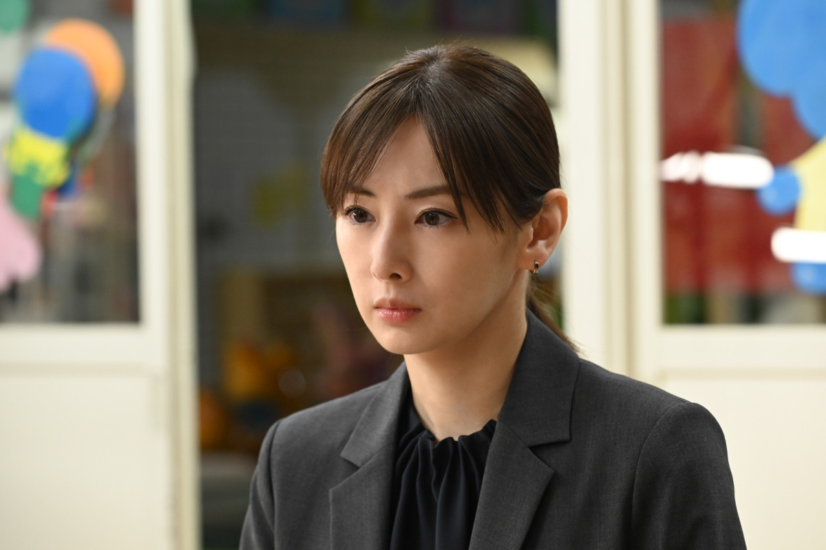 『あなたを奪ったその日から』第5話　“紘海”北川景子、“旭”大森南朋の真摯な仕事ぶりに驚く