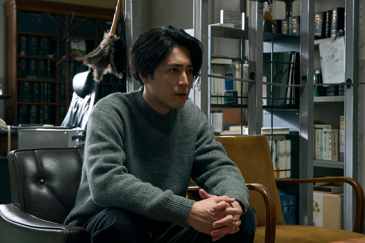 『イグナイト』第3話　“宇崎”間宮祥太朗、ケガをした外国人技能実習生の職場を訪れる