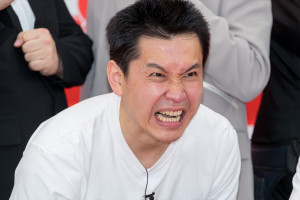 や団・ロングサイズ伊藤、『キングオブコント2025』エントリー表明会見に登場