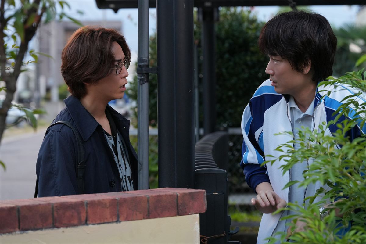 綾野剛の魅力を柴咲コウ・亀梨和也・木村文乃らが語る！　『でっちあげ』特別映像解禁