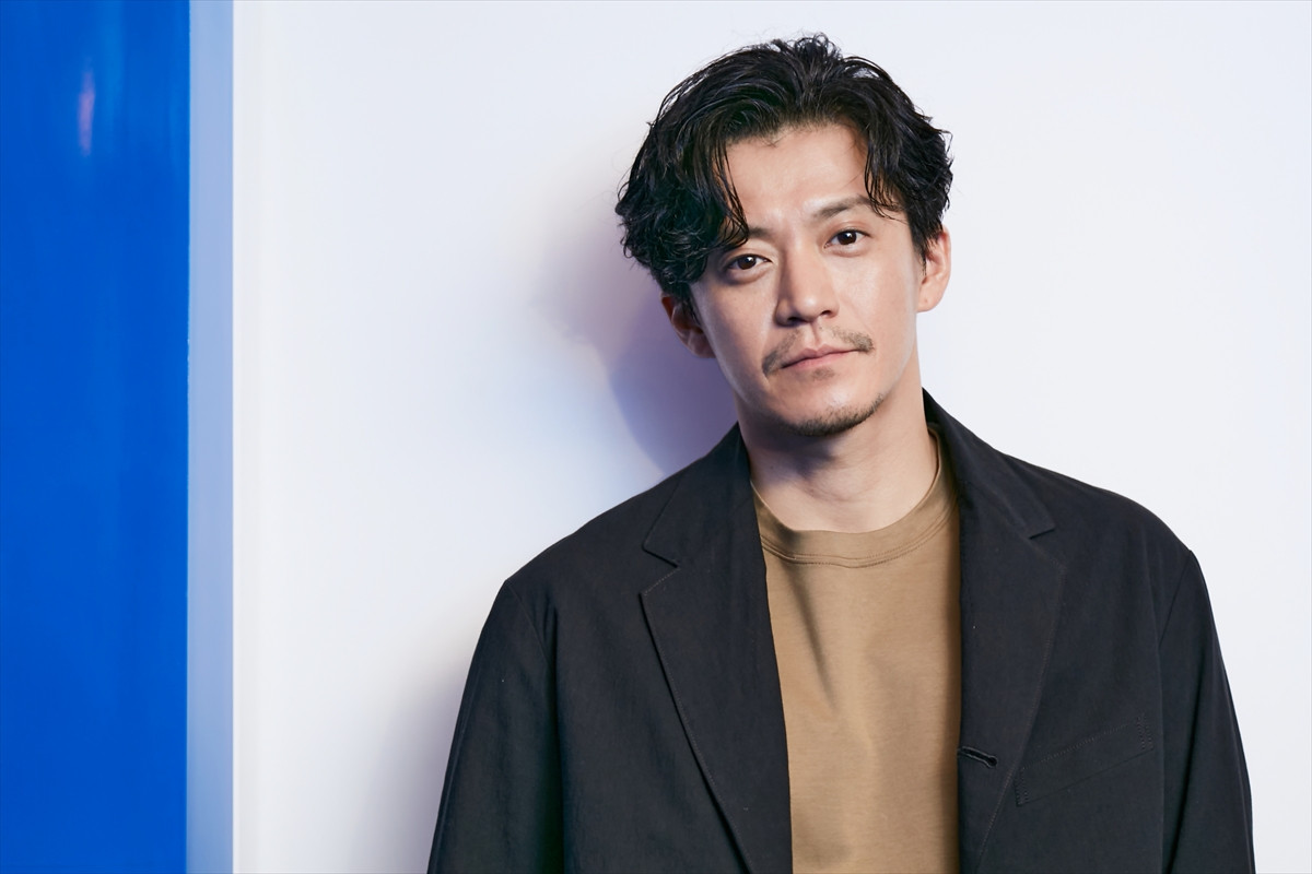 小栗旬、「彼らのモチベーションと志をちゃんと間違えずに伝えたい」　コロナ集団感染下の奮闘描く主演作に真摯な思い