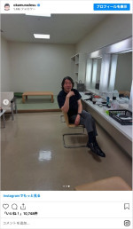 長髪スタイルの加藤浩次　※「岡村隆史」インスタグラム