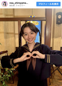 白山乃愛、セーラー服＆三つ編みツインテールを披露　※「白山乃愛」インスタグラム