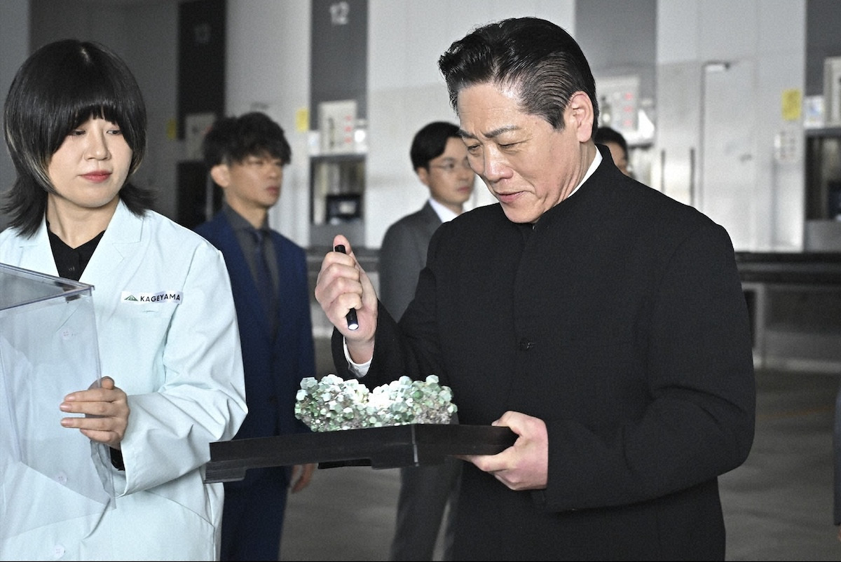 『キャスター』第9話　“進藤”阿部寛、スキャンダル発覚後も取材を継続　番組を揺るがす大事件が発生