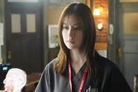 『Dr.アシュラ』第10話　“朱羅”松本若菜、ホームレスの“小西”マキタスポーツを病院に連れて行く