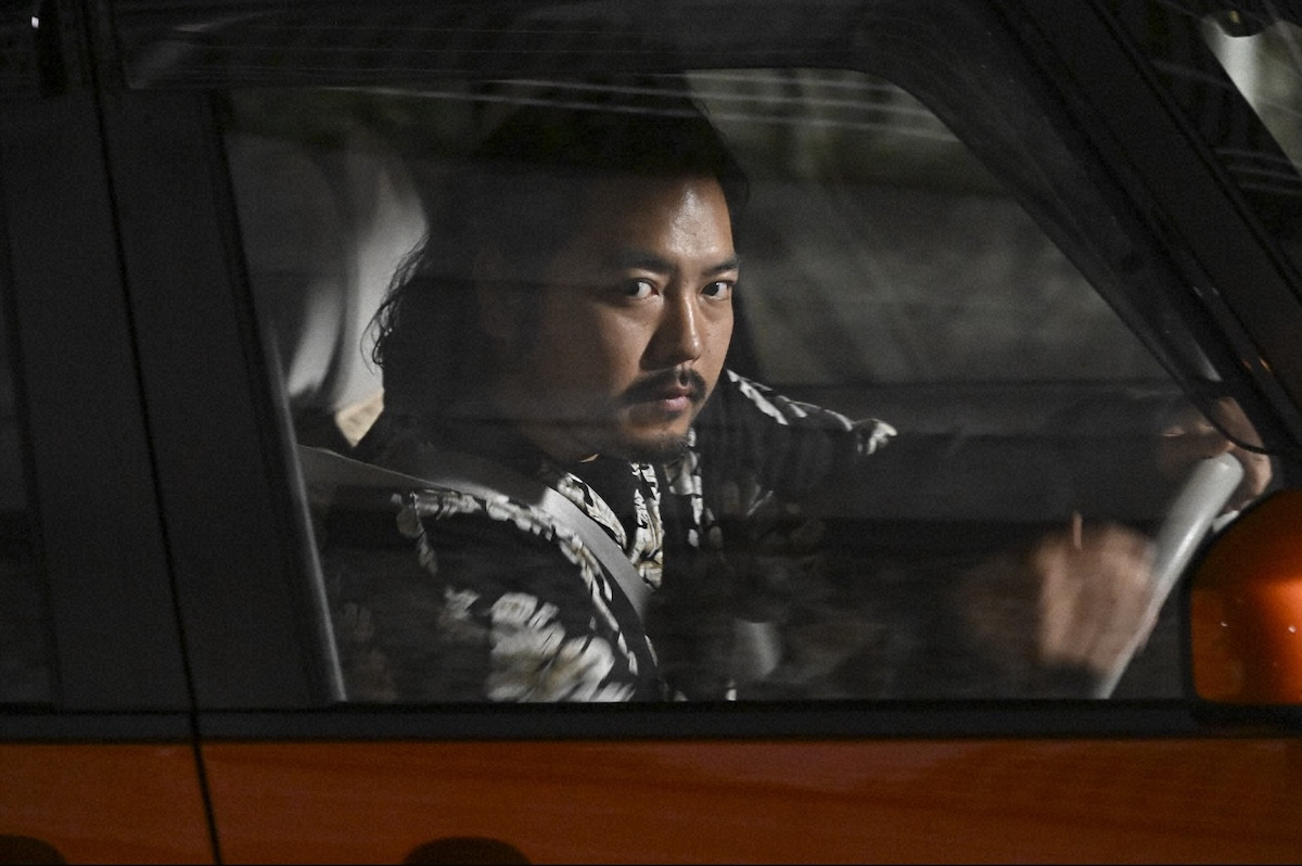 『キャスター』第9話　“進藤”阿部寛、スキャンダル発覚後も取材を継続　番組を揺るがす大事件が発生