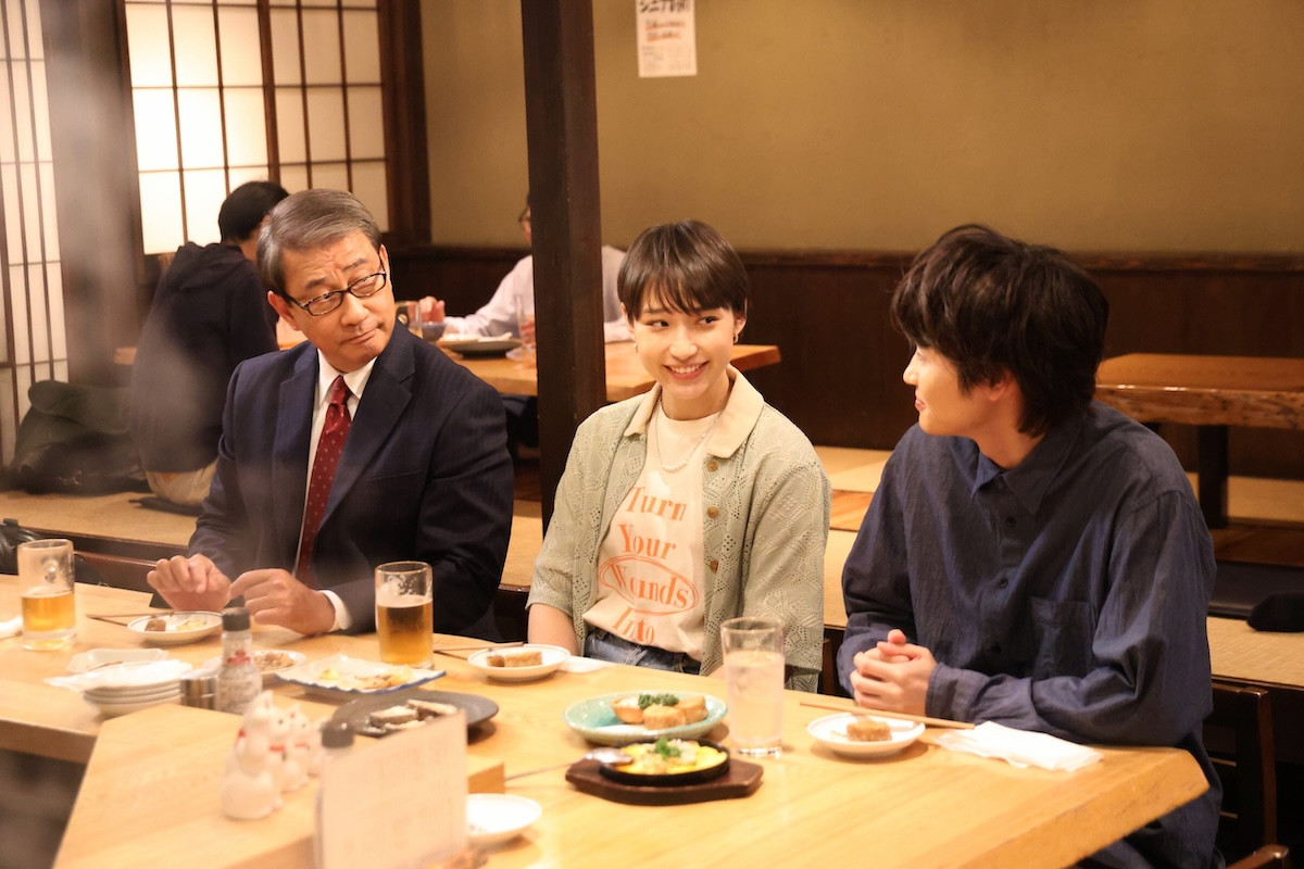 『続・続・最後から二番目の恋』“成瀬”三浦友和、“千明”小泉今日子を前にまさかの行動　ネット称賛続々「ハンサムすぎる」「最高の当て馬」