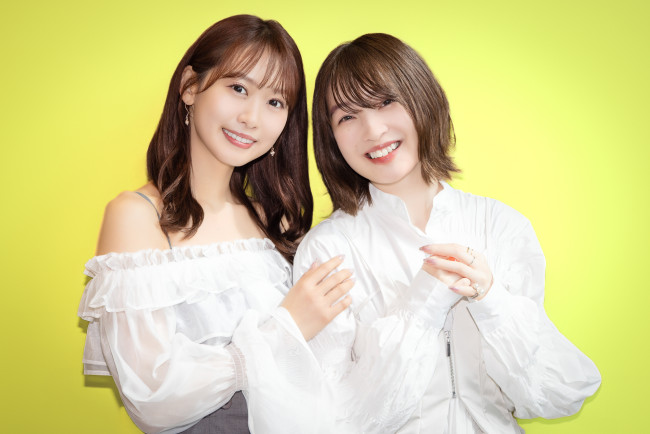 テレビアニメ『ニャイト・オブ・ザ・リビングキャット』インタビューより(左から)ツツミ役・芹澤優、カオル役・上田麗奈
