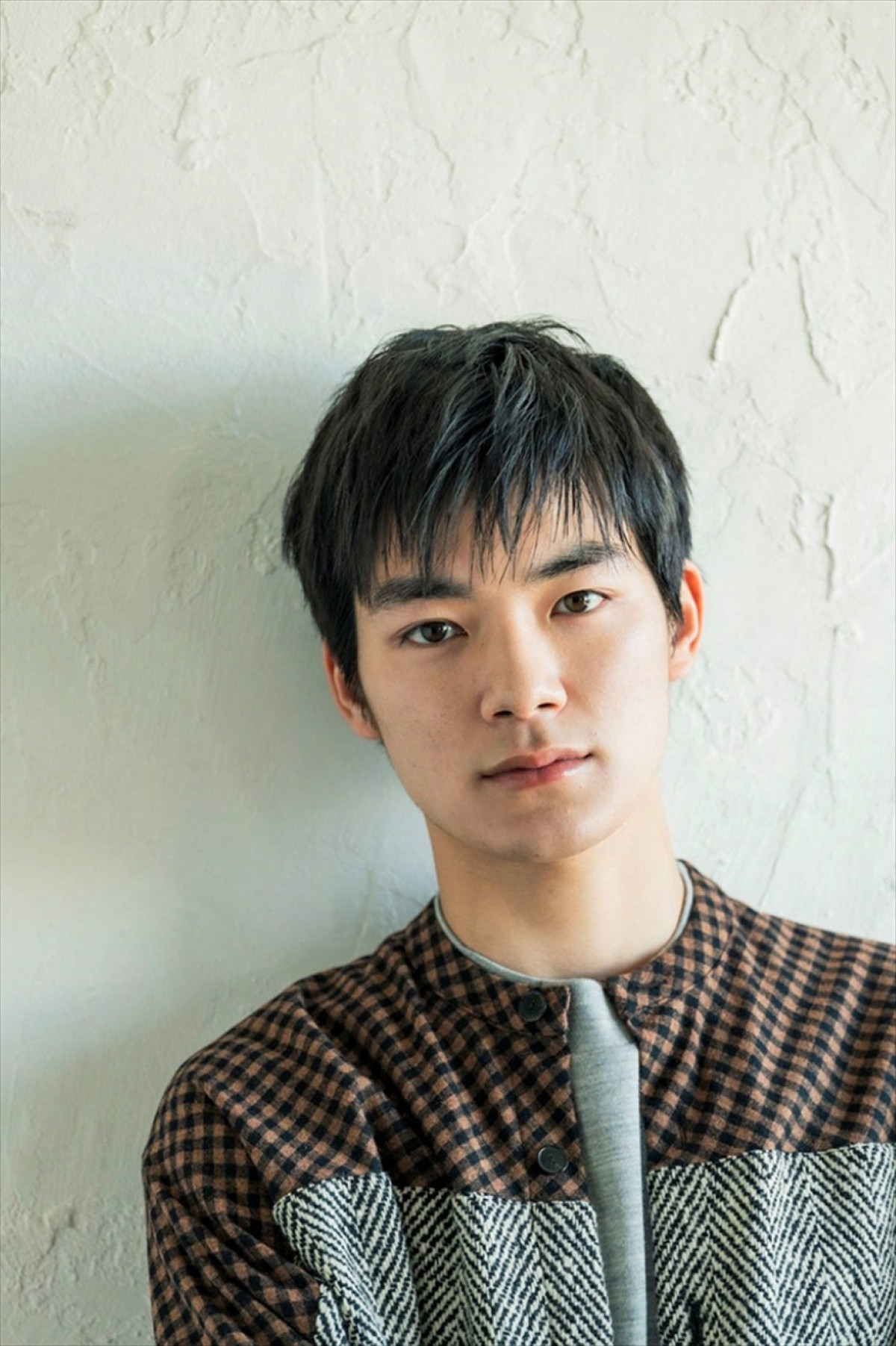 仲野太賀＆中野英雄、NHKスペシャルドラマ『シミュレーション』に親子出演！　岩田剛典、二階堂ふみ、佐藤浩市ら新キャスト発表