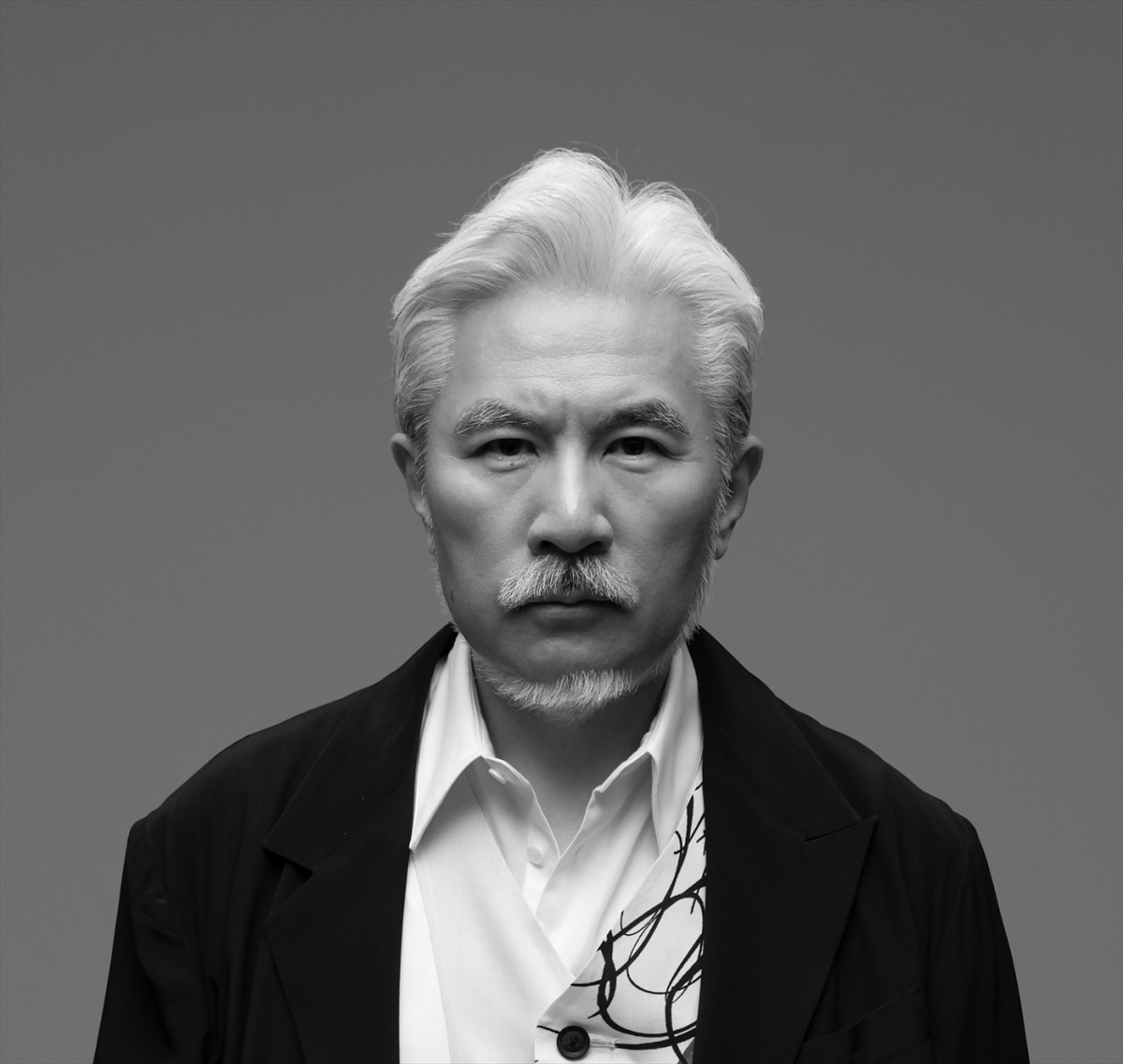 仲野太賀＆中野英雄、NHKスペシャルドラマ『シミュレーション』に親子出演！　岩田剛典、二階堂ふみ、佐藤浩市ら新キャスト発表