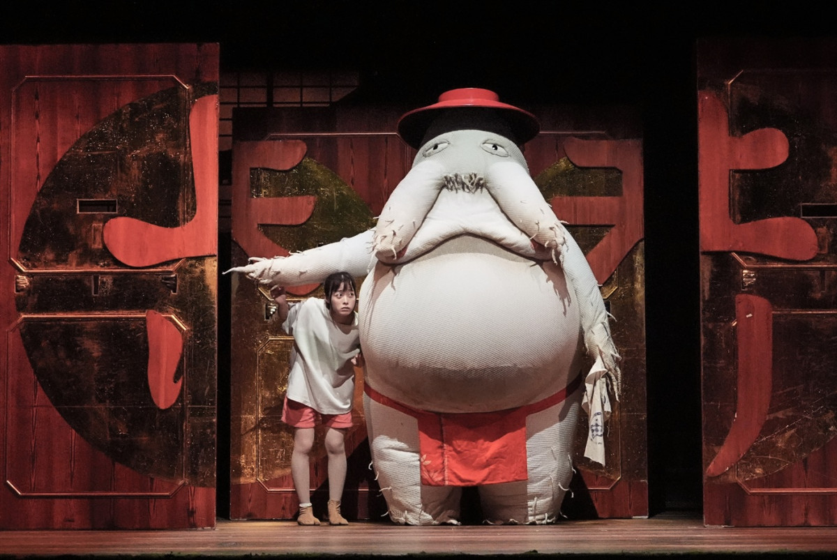 舞台『千と千尋の神隠し』上海公演開幕！　千尋役・橋本環奈らの舞台＆本初日カーテンコール写真が到着
