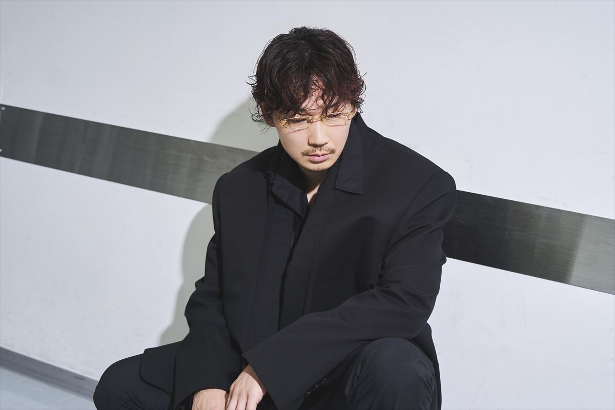 「見る人が変われば、全て変わってしまう」綾野剛、“真実の多面性”に挑んだ最新作で魅せた新境地