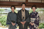 連続テレビ小説『ばけばけ』より雨清水家の人々を演じる（左から）板垣李光人、堤真一、北川景子