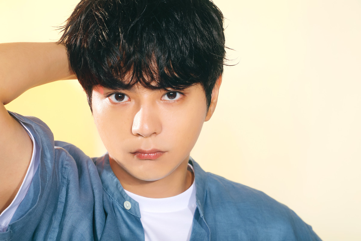 timelesz・佐藤勝利、主演舞台の“心配性で臆病”な主人公に共感　メンバーや家族との絆も明かす