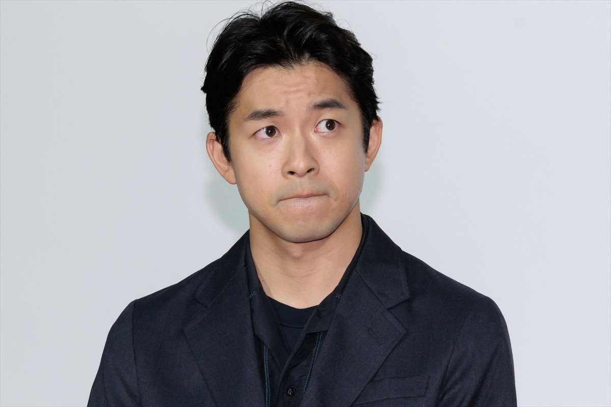 仲野太賀、父・中野英雄と親子共演　真正面での対峙に「誰かのいたずらかな？」