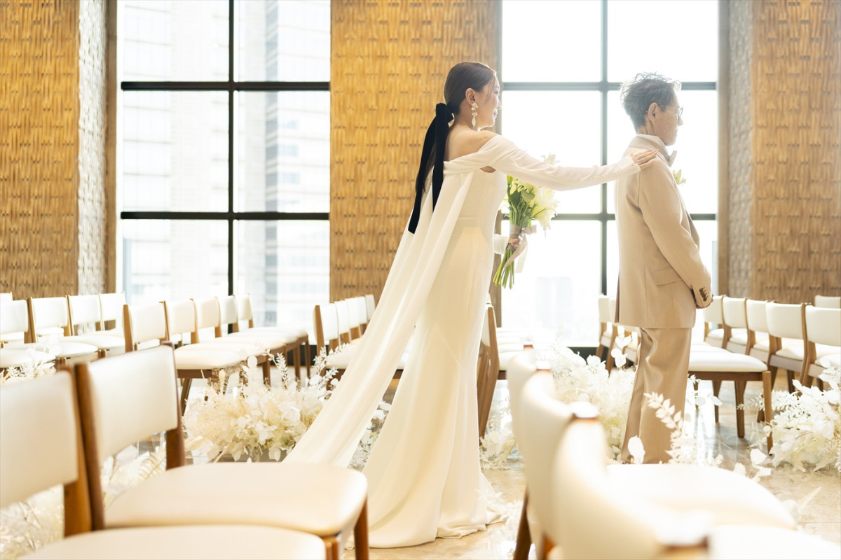 加藤茶・綾菜夫妻が「ゼクシィ」で大人なウエディング姿披露！　結婚15年目の誓い新たに