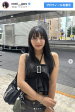 椚マイカ、へそチラ黒コーデを披露　※「椚マイカ」インスタグラム