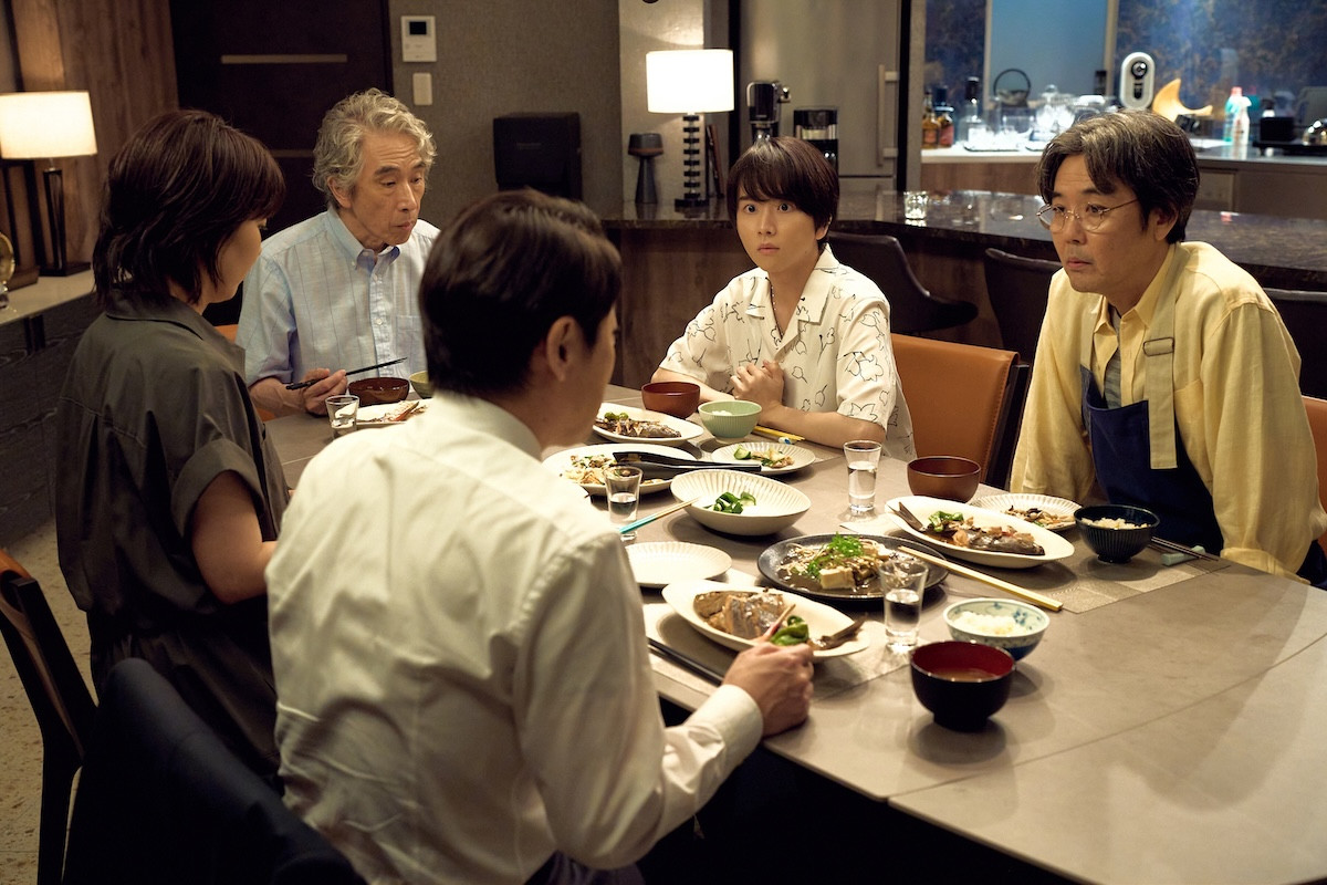 『しあわせな結婚』第6話　“ネルラ”松たか子、“幸太郎”阿部サダヲに付き添われて“黒川”杉野遥亮のもとへ