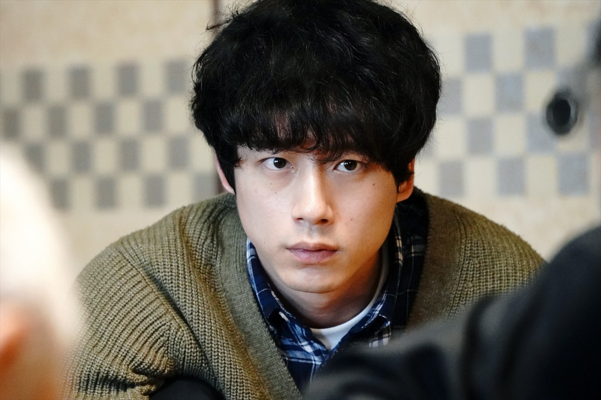 坂口健太郎演じる主人公の“激動の人生”が渦巻く！　映画『盤上の向日葵』場面写真一挙解禁