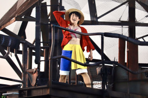 『ONE PIECE』原作者・尾田栄一郎がUSJを訪問！　ルフィのイラスト＆サイン展示も実施