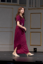 玉井詩織、音楽劇『謎解きはディナーのあとで』初日会見に登場