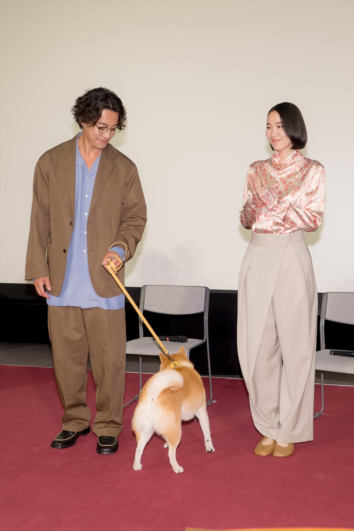 大東駿介＆飯豊まりえ、犬とのドラマ撮影で感じたこと「芝居を教えてもらいました」