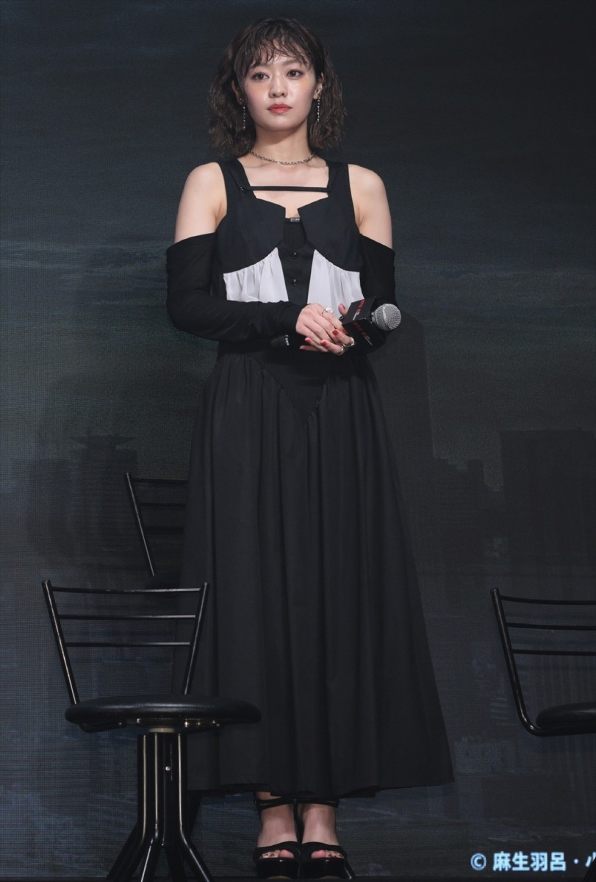 磯村勇斗、『今際の国のアリス』で共演の毎熊克哉と相思相愛「ずっとバディ」「もう離れられない」