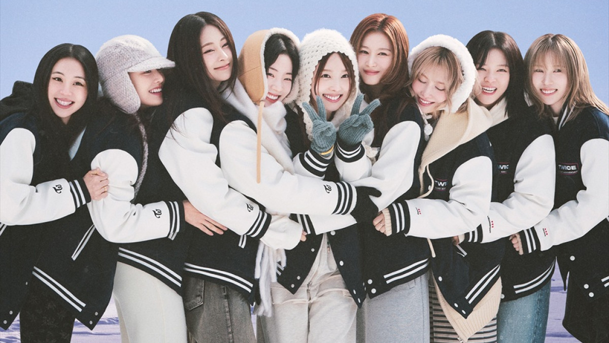 READY TO BE TEAM TWICE スタジャン Mサイズ TWICE TEAM スタジャン Mサイズ READY TO BE TEAM TWICE スタジャン M