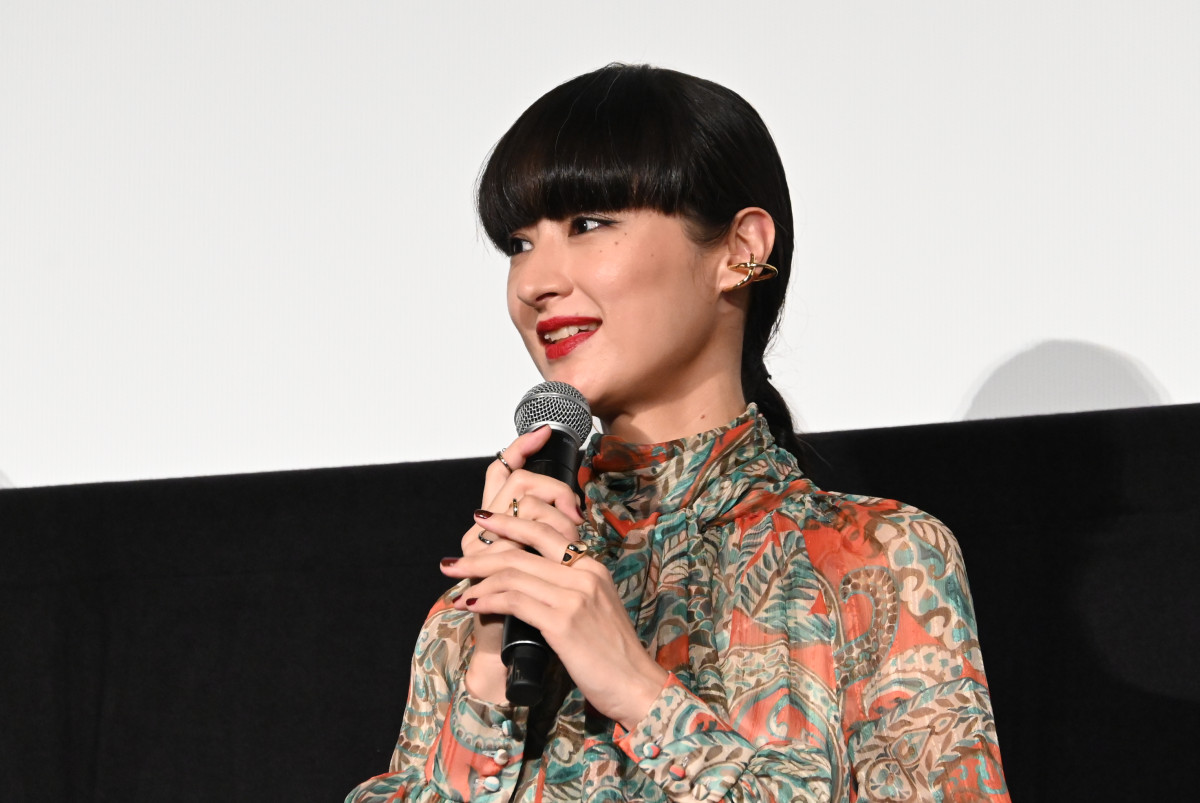 伊藤沙莉、ゴーヤの唐揚げを夫婦でパクリ「夫をキッチンに呼んで」