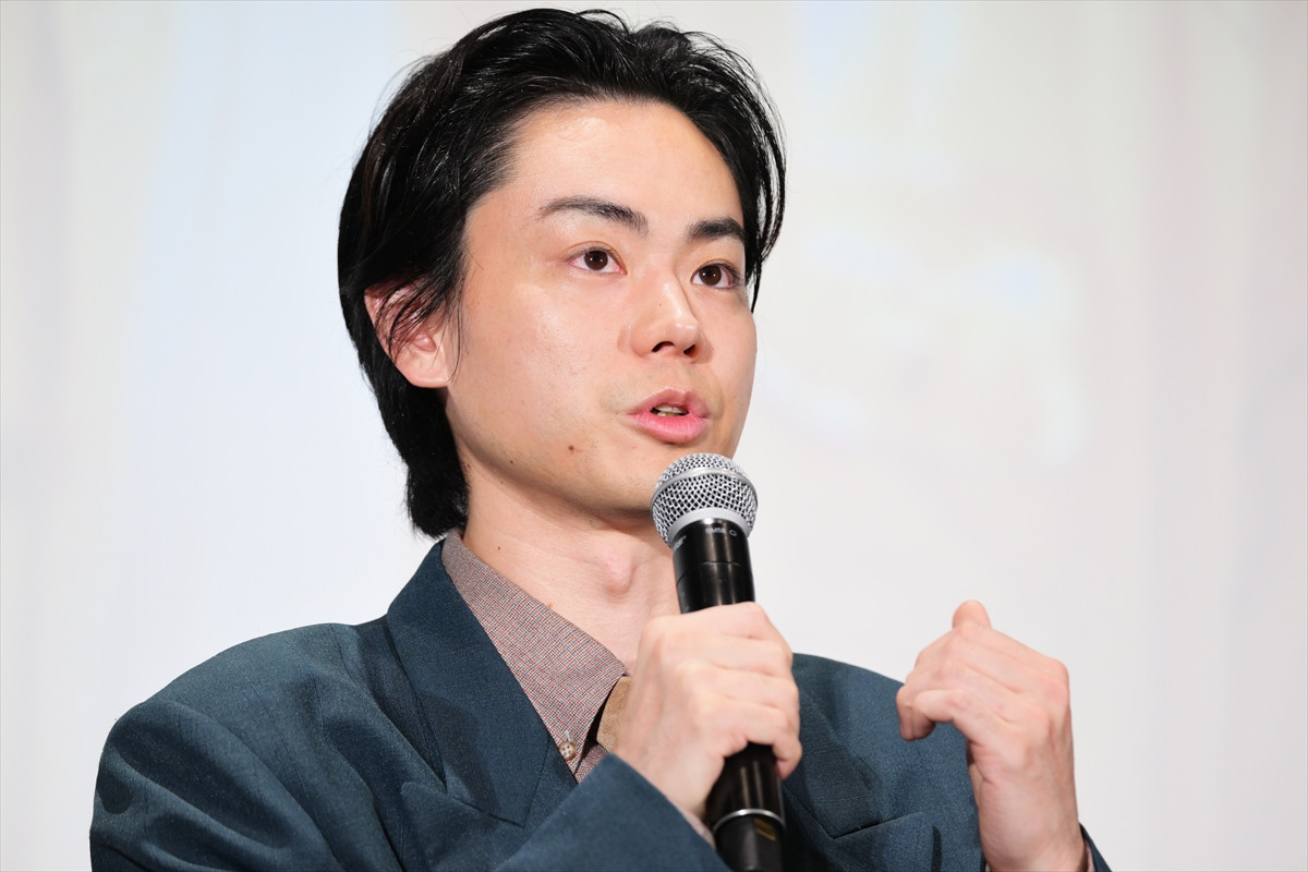 菅田将暉、三谷幸喜の脚本の魅力を語る　幾田りらの差し入れエピソードも明かす