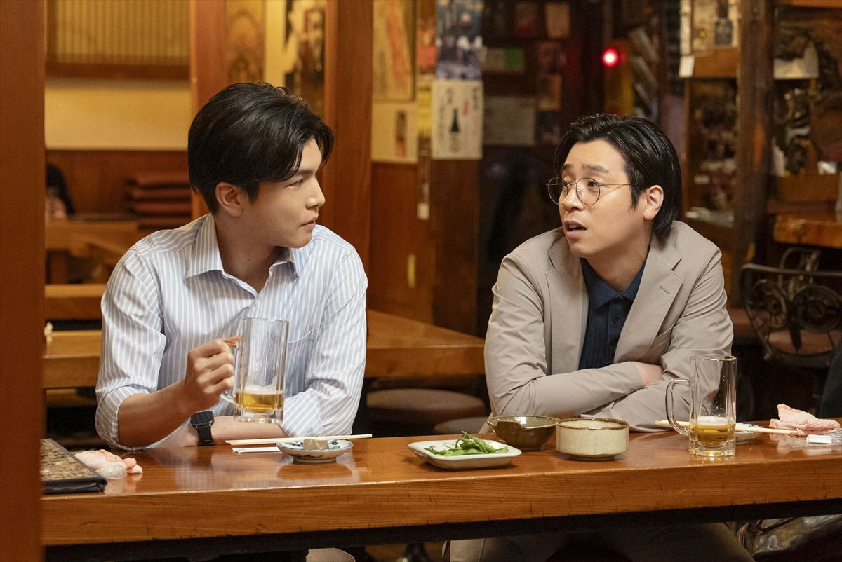 岩田剛典、“ダサい教師”に大変身⁉　映画『金髪』ギャップ全開の場面写真9点一挙解禁