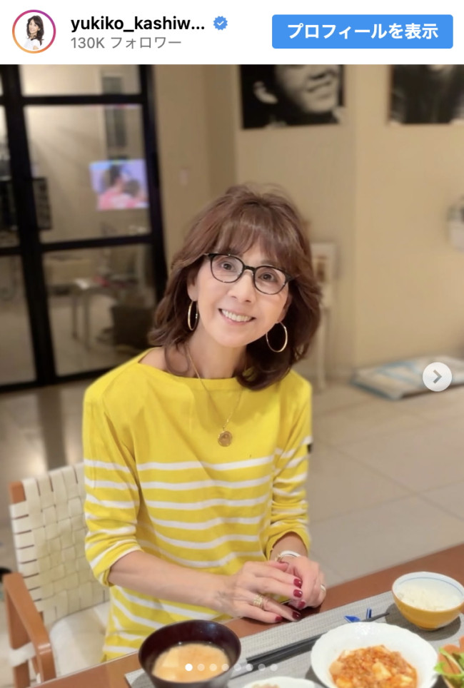 柏木由紀子、鮮やかイエローコーデやヘルシーな食卓を公開 ※「柏木由紀子」インスタグラム