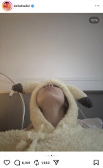 ベラ・ハディッドが入院中の写真を投稿　ファンから声援やお見舞いの声　※「Bella Hadid」インスタグラム