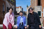 第82回ヴェネチア国際映画祭のためヴェネチアを訪れた映画『果てしなきスカーレット』の面々