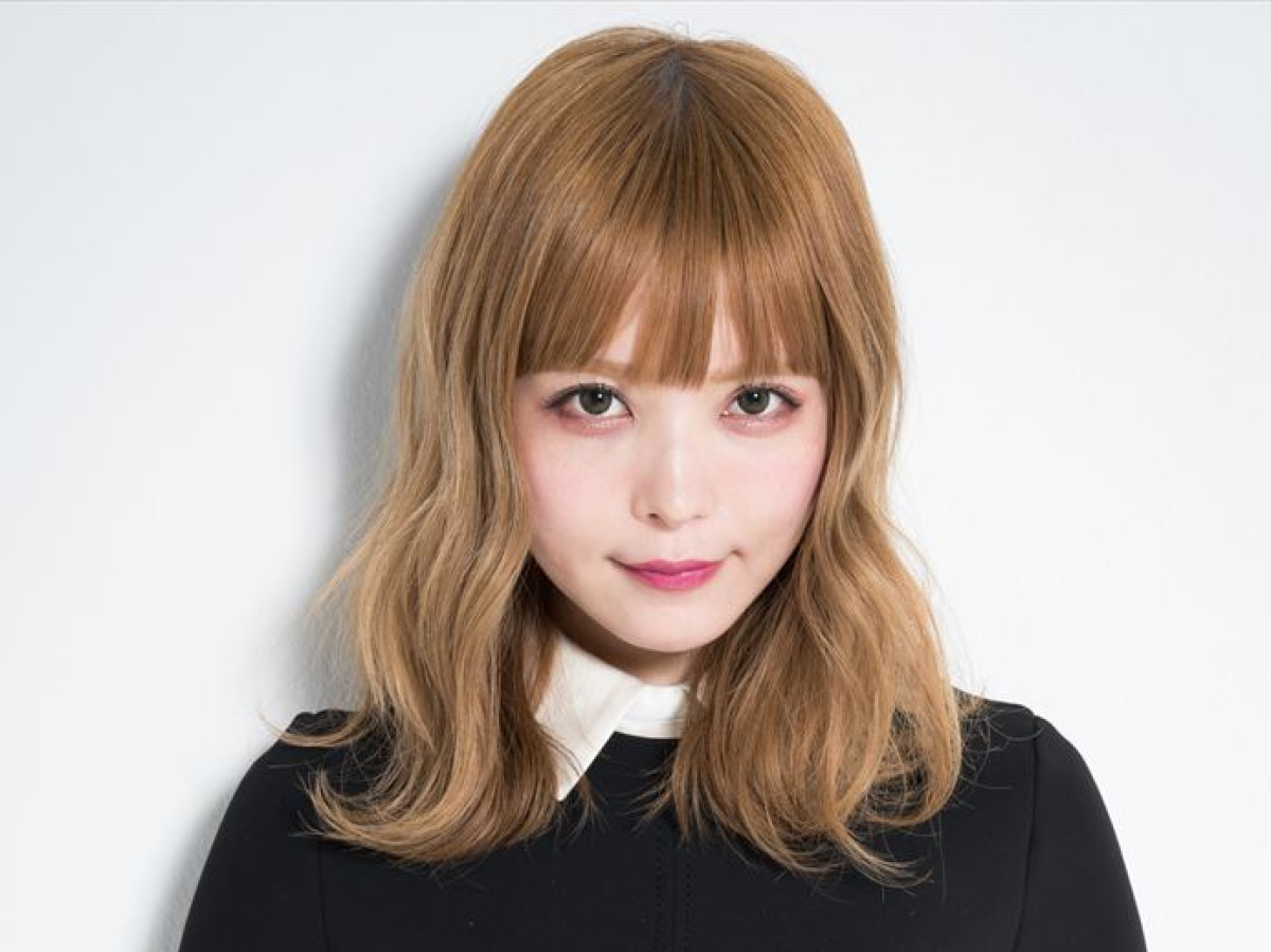 益若つばさ