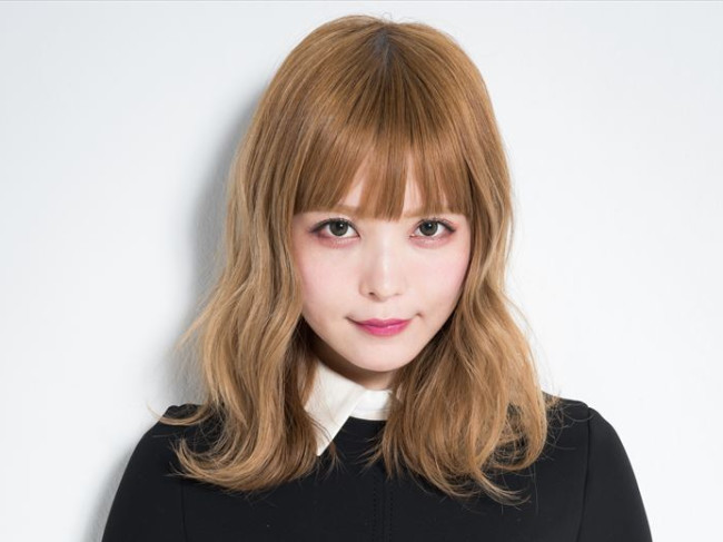 益若つばさ