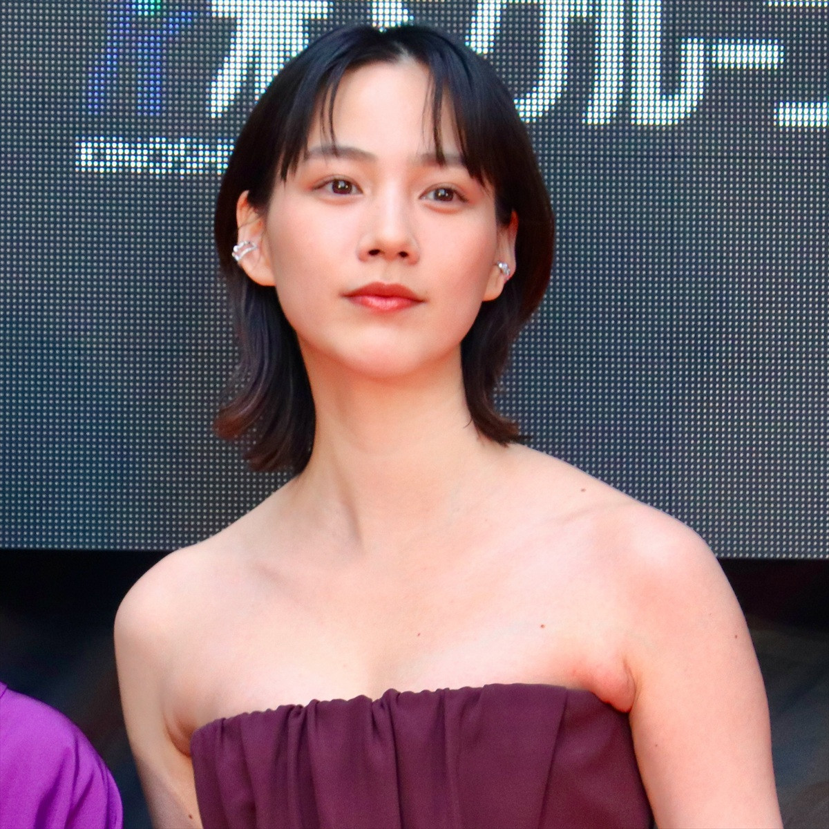 吉永小百合は美しい着物姿&のんはタイトな大胆ドレスで登場<第38回東京国際映画祭>