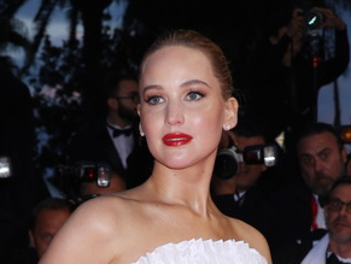 ジェニファー・ローレンス、ChatGPTで産後不安障害を克服！　その方法を語る