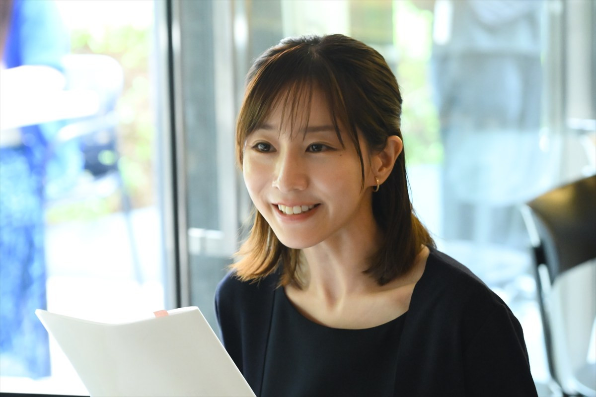 『フェイクマミー』第4話 “茉海恵”川栄李奈、“薫”波瑠の妹として学校のファミリーデーに参加