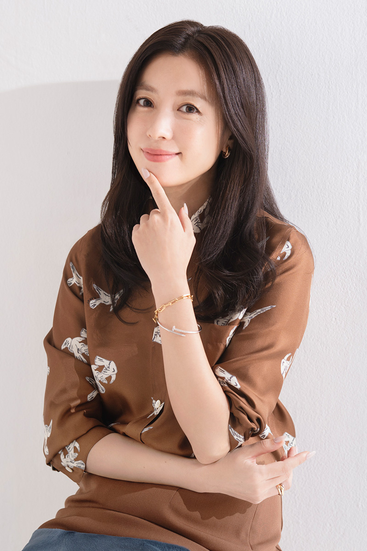 小栗旬×ハン・ヒョジュ、久しぶりのラブストーリーは「恥ずかしい」　撮影合間はゴルフで交流