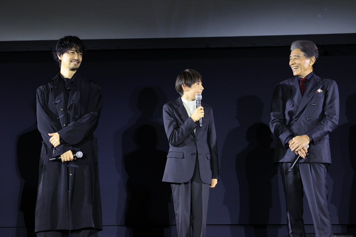 『港のひかり』、主演・舘ひろし＆藤井道人監督らが輪島市でレッドカーペットをかっ歩「プレミア上映はこの輪島でやりたかった」