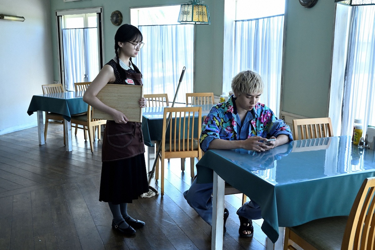 『シナントロープ』第4話 “都成”水上恒司、大量注文に大張り切りも忍び寄る不穏な影