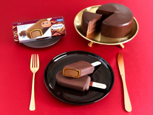 「ハーゲンダッツ」の“贅沢バー”が再登場！　高級感あふれる味わいのザッハトルテをアレンジ