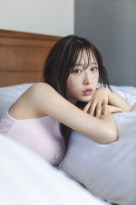 AKB48・小栗有以 1stフォト＆スタイルブックより