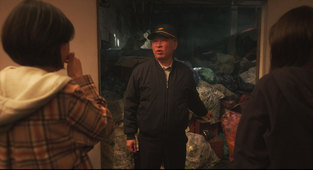 韓国発ホラー『層間騒音』恐怖の団地にはびこる不穏なアイテム・人物カットが一挙解禁